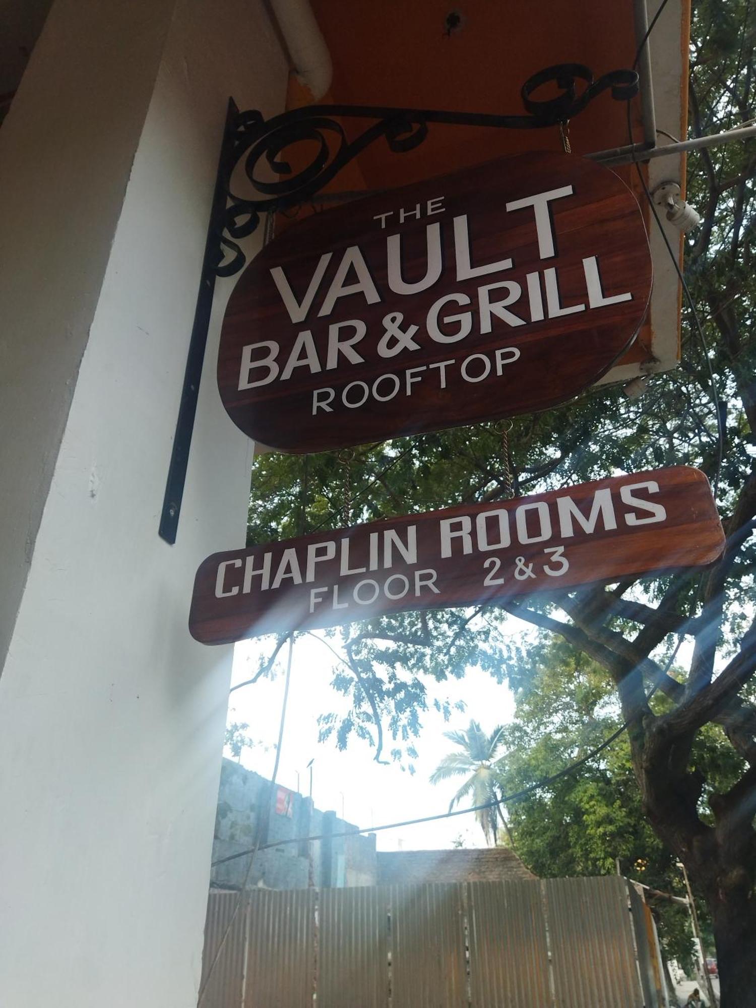 Chaplin Hotel 蓬蒂切里 外观 照片