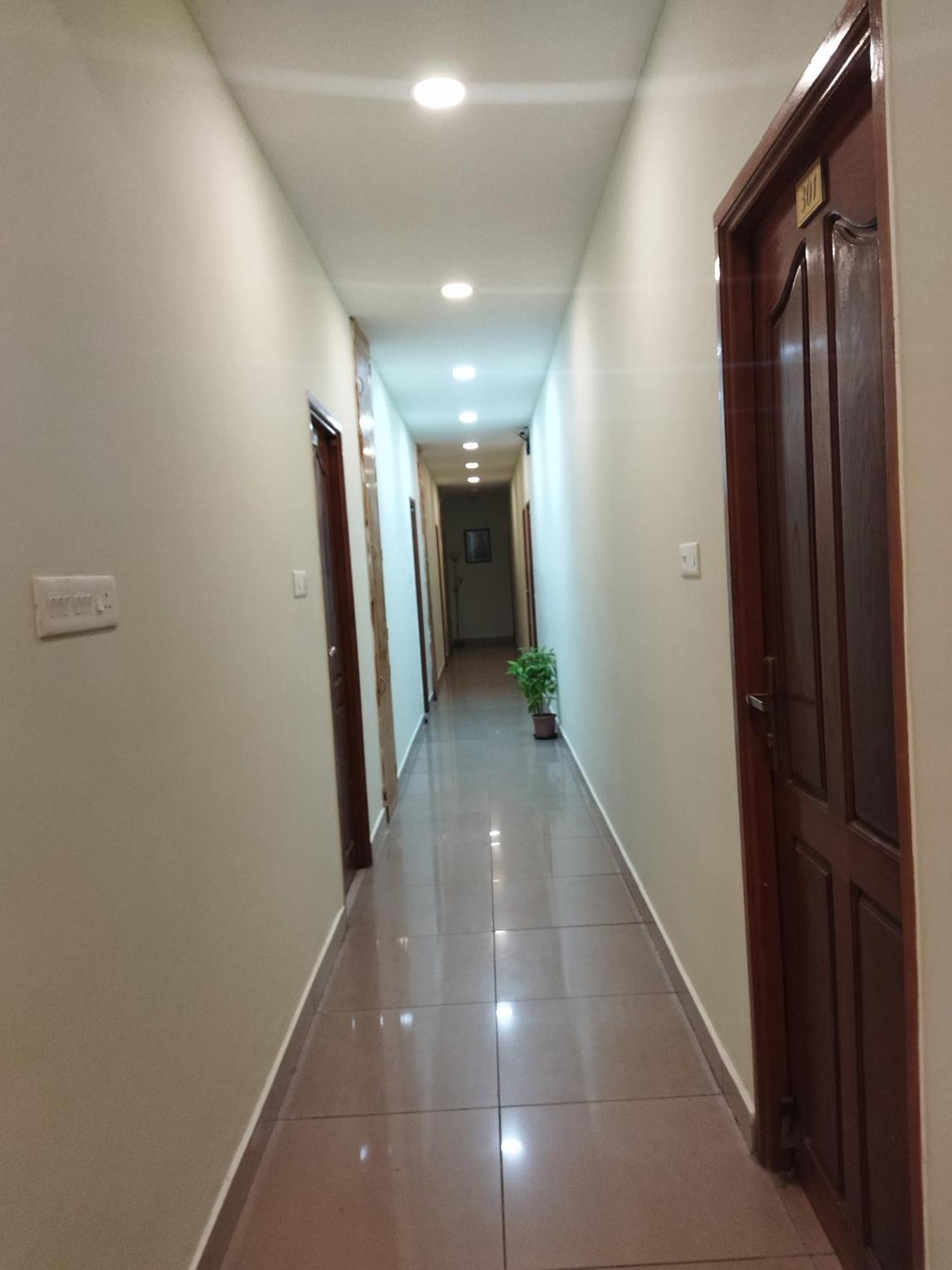 Chaplin Hotel 蓬蒂切里 外观 照片