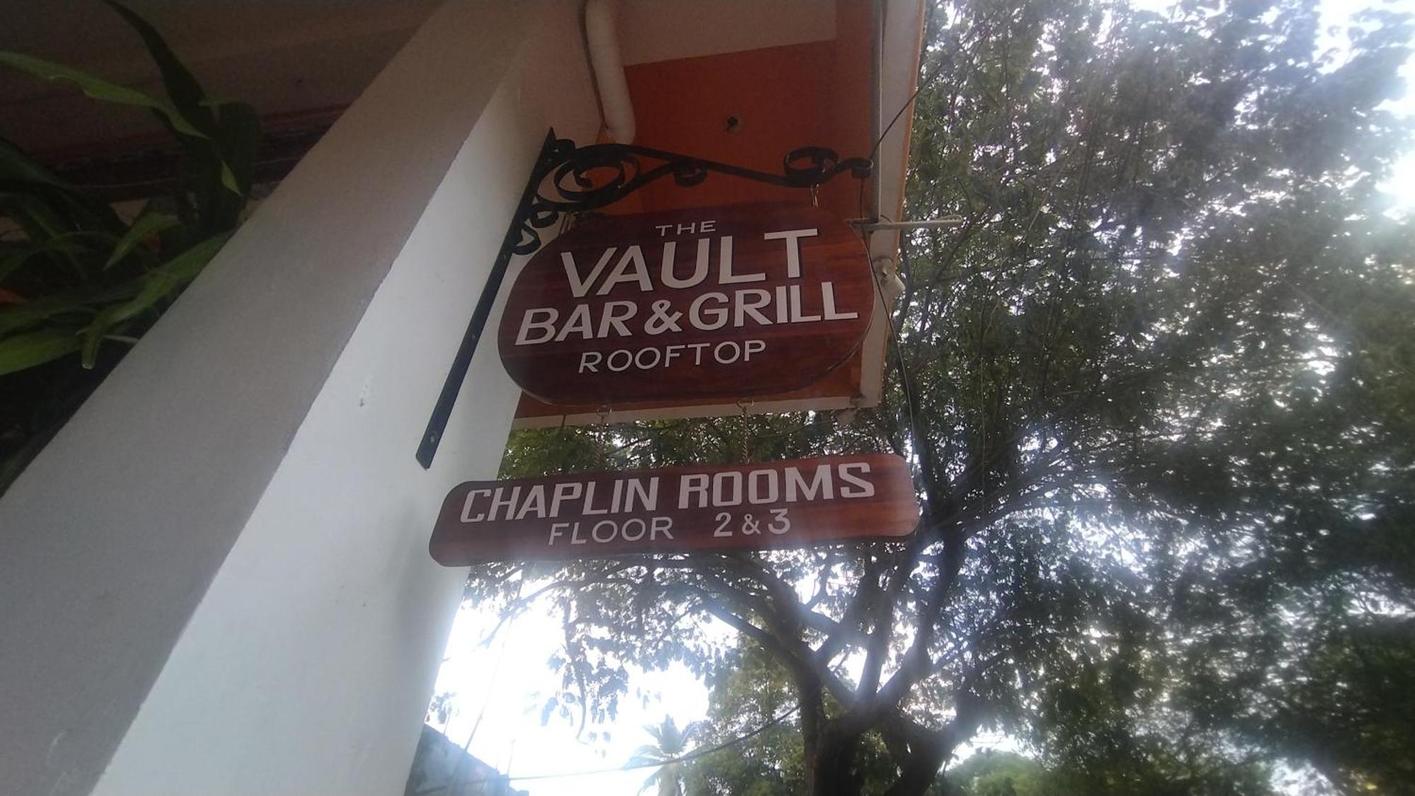 Chaplin Hotel 蓬蒂切里 外观 照片