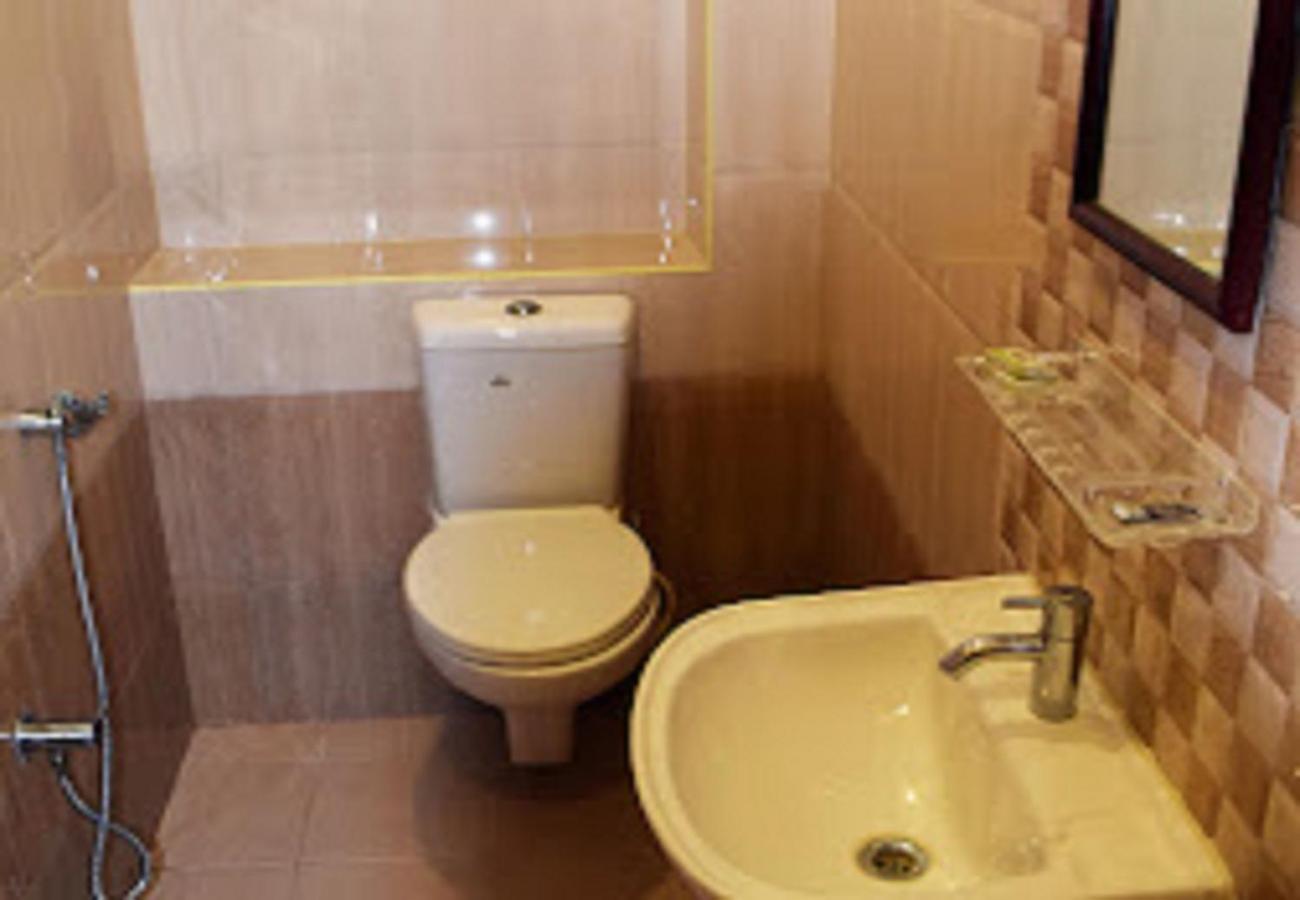 Chaplin Hotel 蓬蒂切里 外观 照片