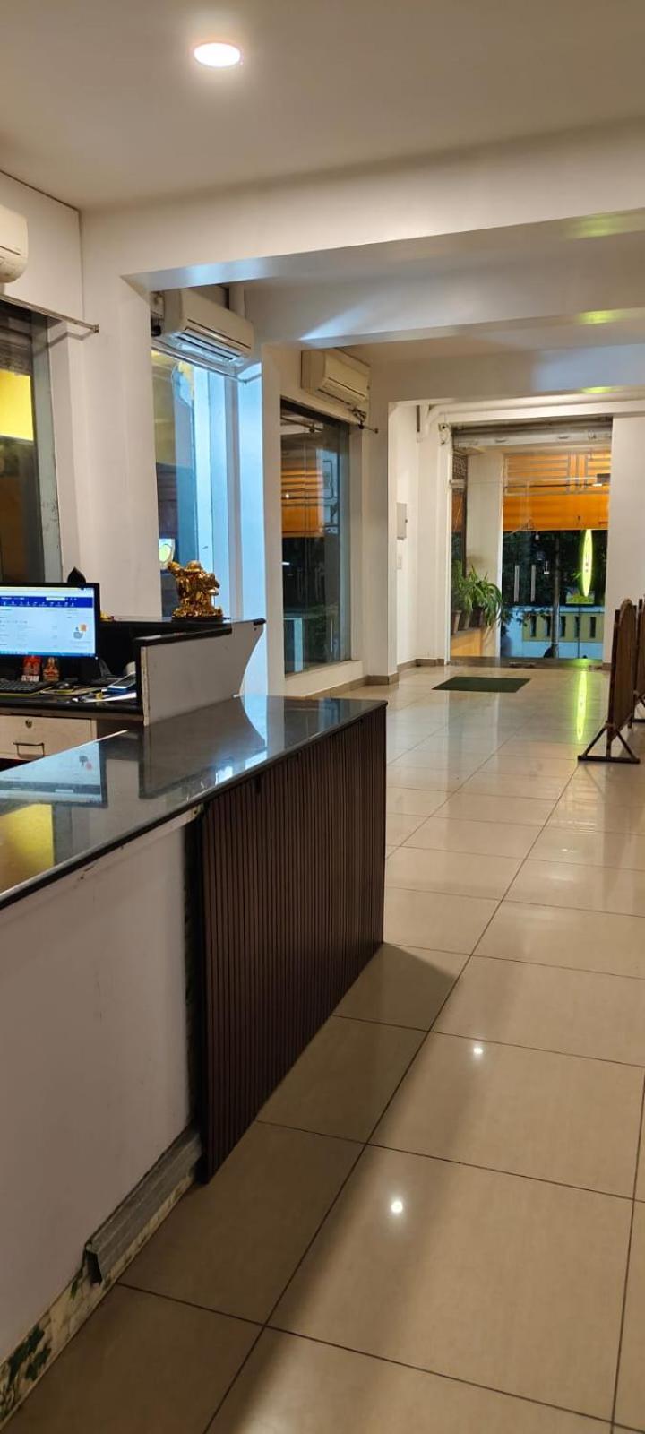 Chaplin Hotel 蓬蒂切里 外观 照片